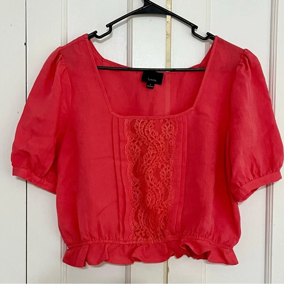 Lumiere lace trim crop short sleeve top in pink - Picture 2 of 5